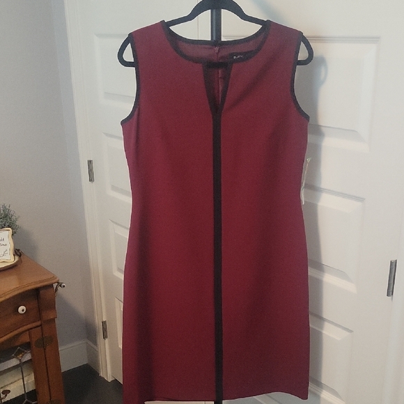 Black Label by Evan Picone Burgundy Asymmetrical Dress - Picture 9 of 9